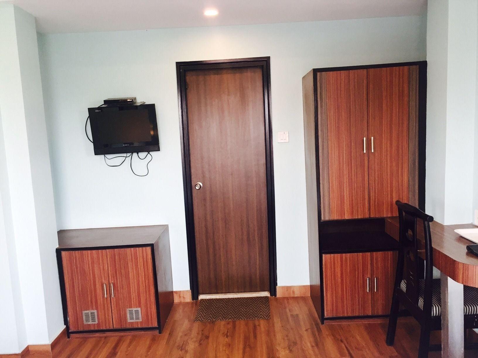 Hotel Crestwood Calcutta Extérieur photo