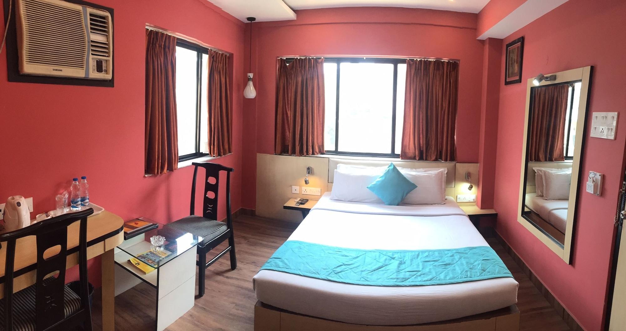 Hotel Crestwood Calcutta Extérieur photo