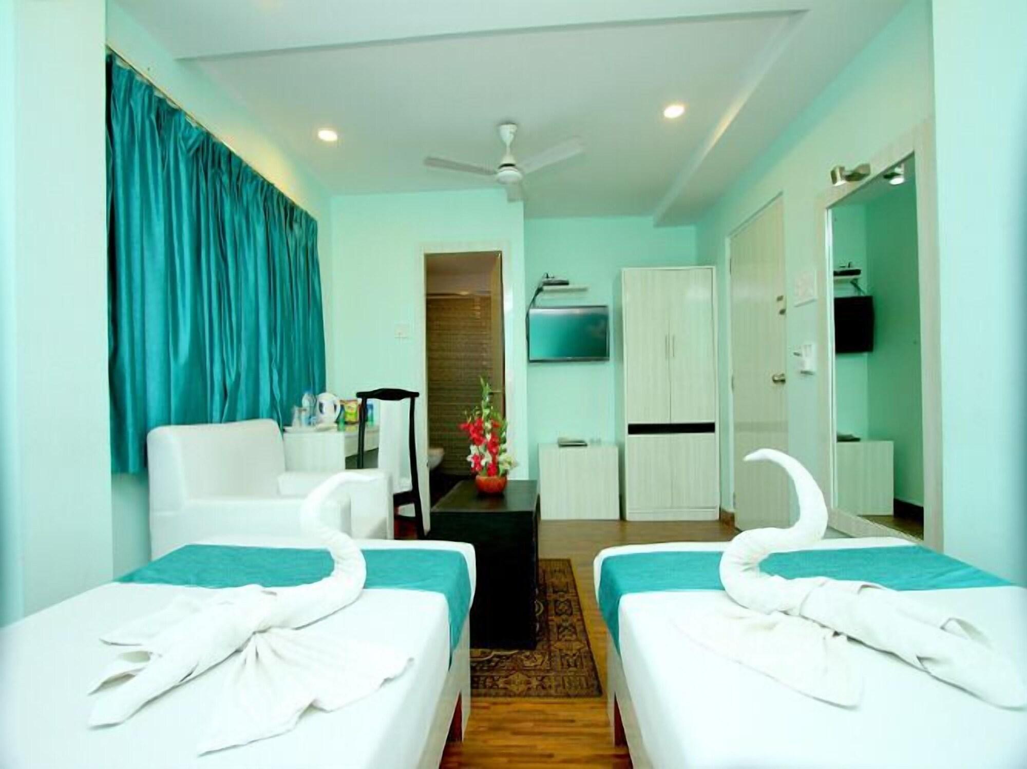 Hotel Crestwood Calcutta Extérieur photo