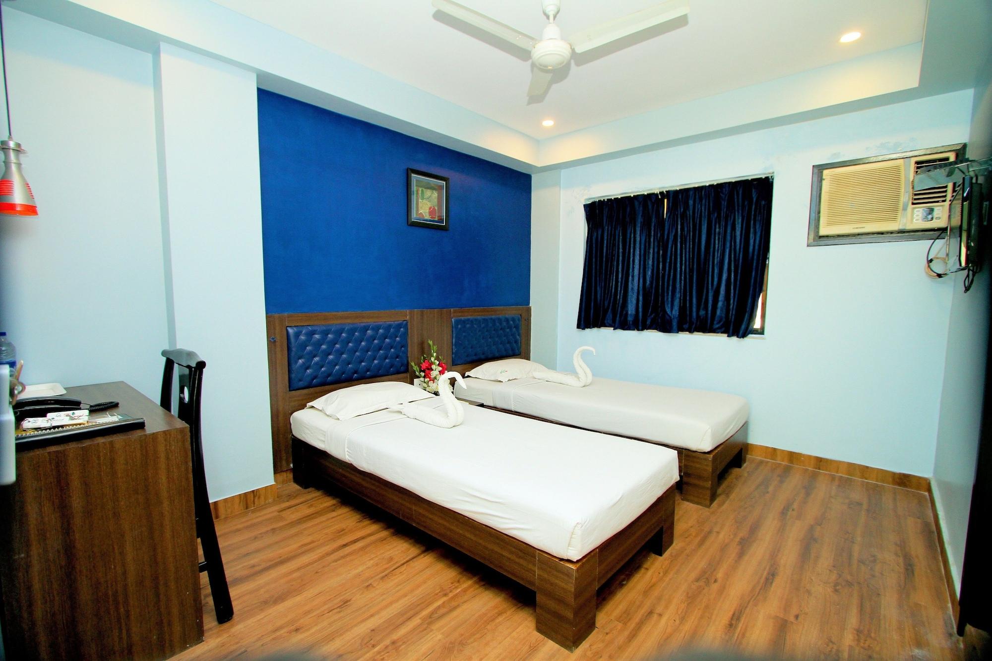 Hotel Crestwood Calcutta Extérieur photo