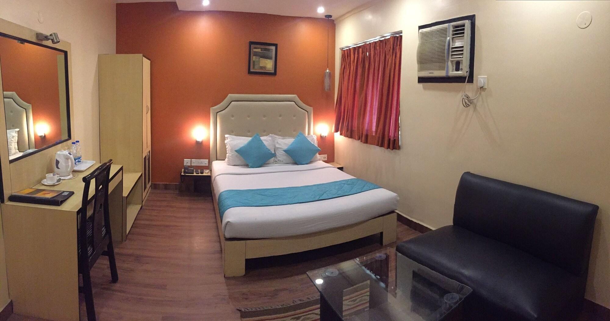 Hotel Crestwood Calcutta Extérieur photo