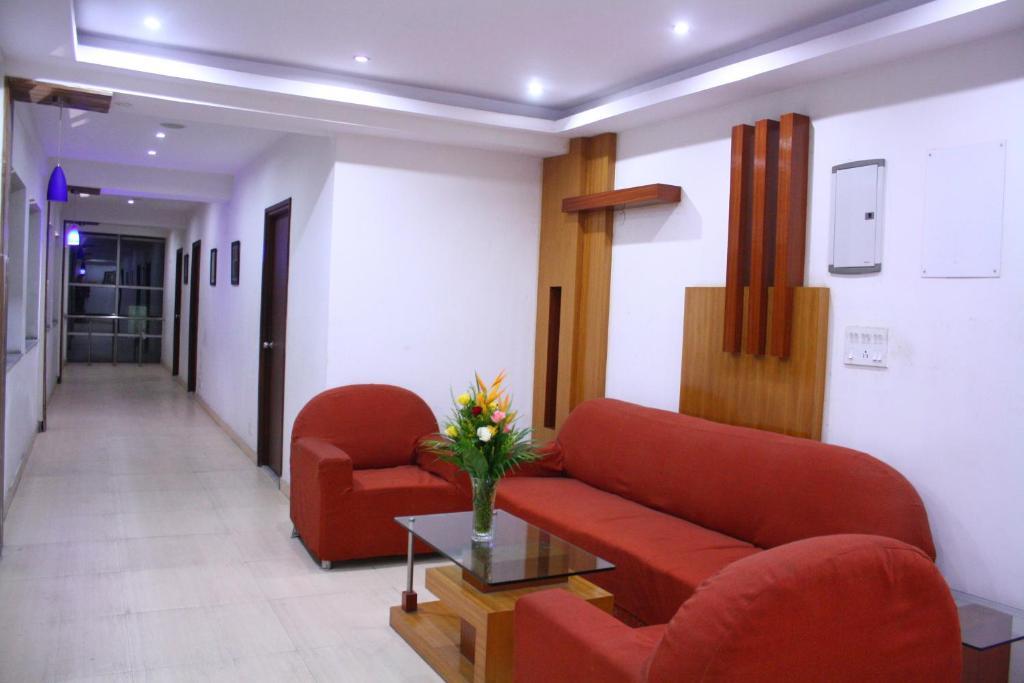 Hotel Crestwood Calcutta Extérieur photo