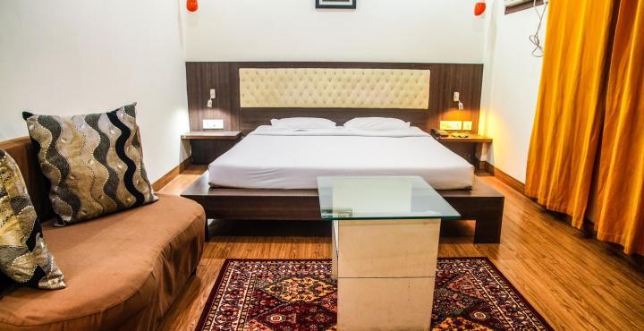 Hotel Crestwood Calcutta Extérieur photo