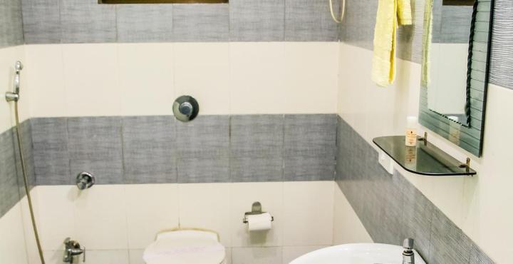 Hotel Crestwood Calcutta Extérieur photo