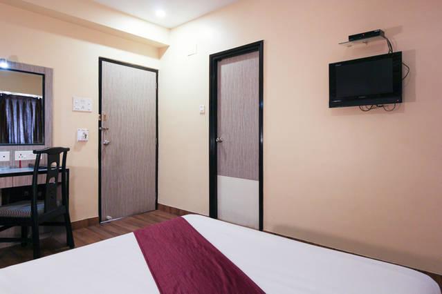 Hotel Crestwood Calcutta Extérieur photo