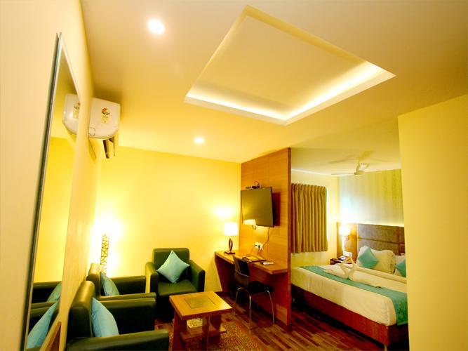 Hotel Crestwood Calcutta Extérieur photo